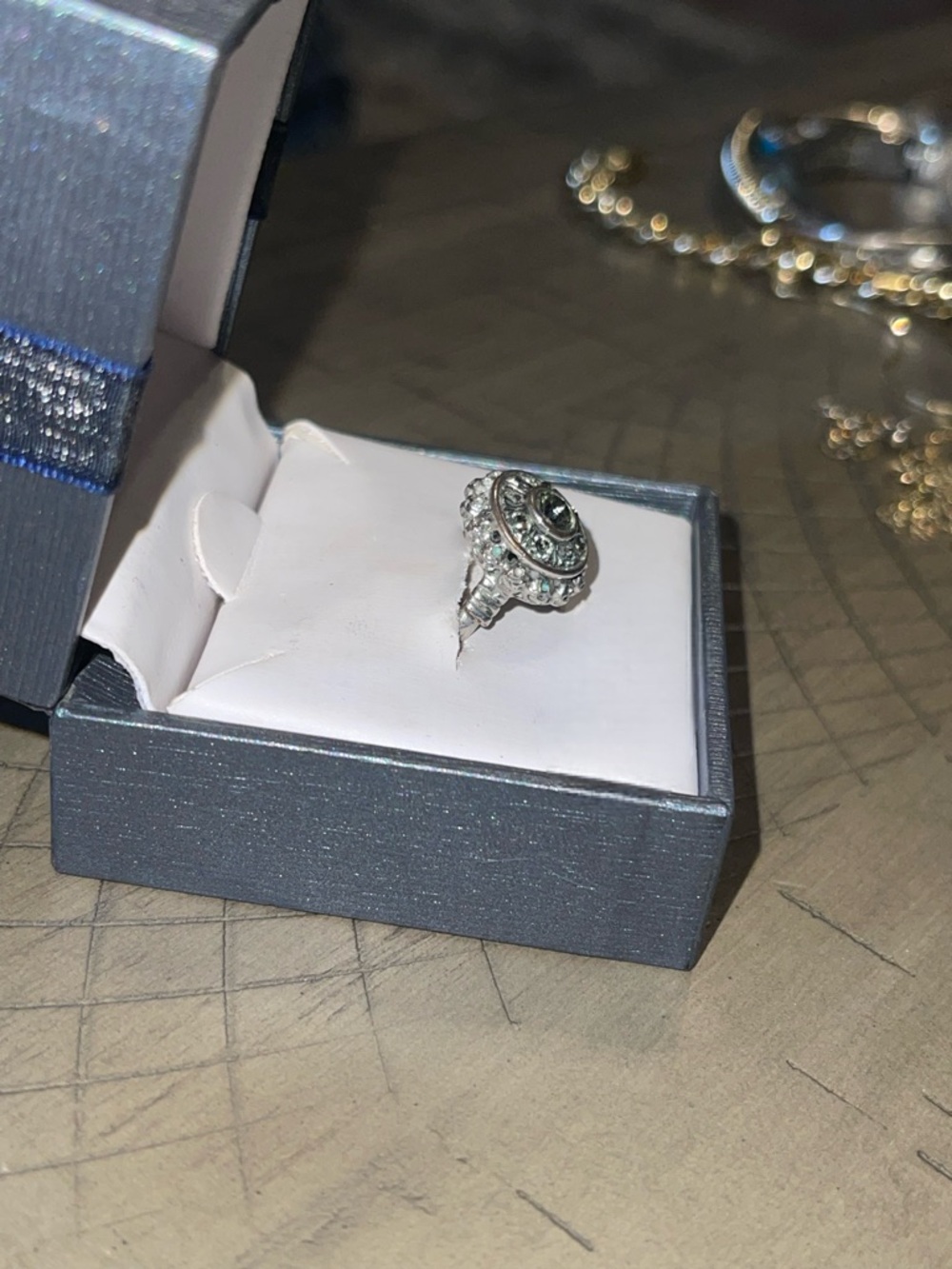 1 ring - Picture 2 of 2